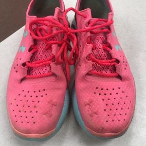 Under armor tennis shoes for women